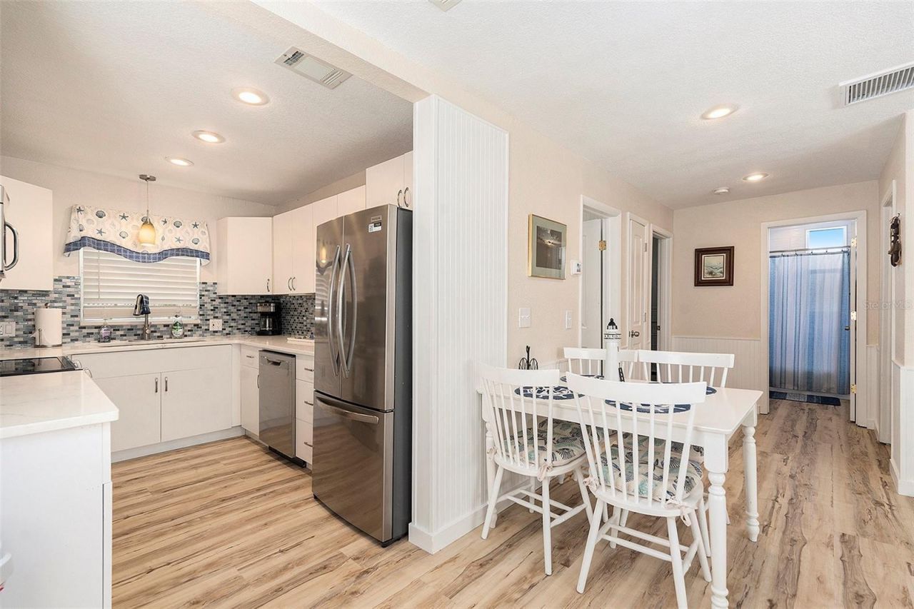 8425 W Gulf Boulevard, Treasure Island, FL 33706 Photo
