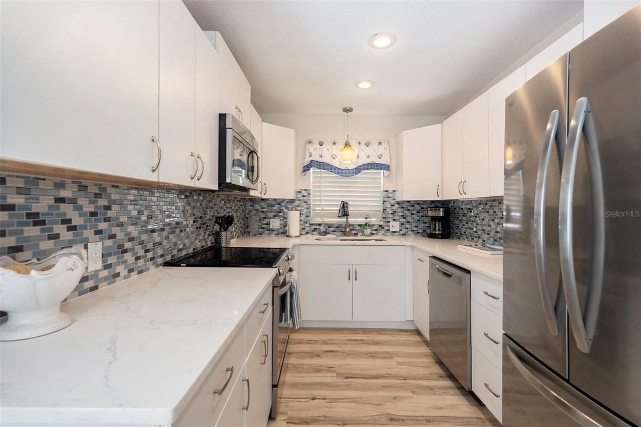 8425 W Gulf Boulevard, Treasure Island, FL 33706 Photo