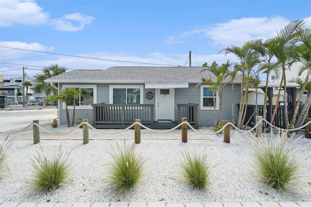 8425 W Gulf Boulevard, Treasure Island, FL 33706 Photo