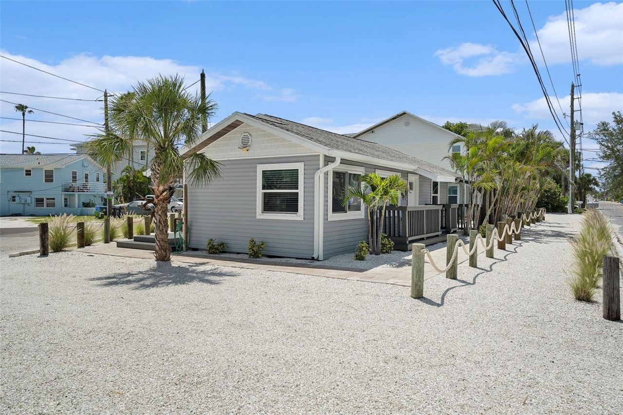 8425 W Gulf Boulevard, Treasure Island, FL 33706 Photo