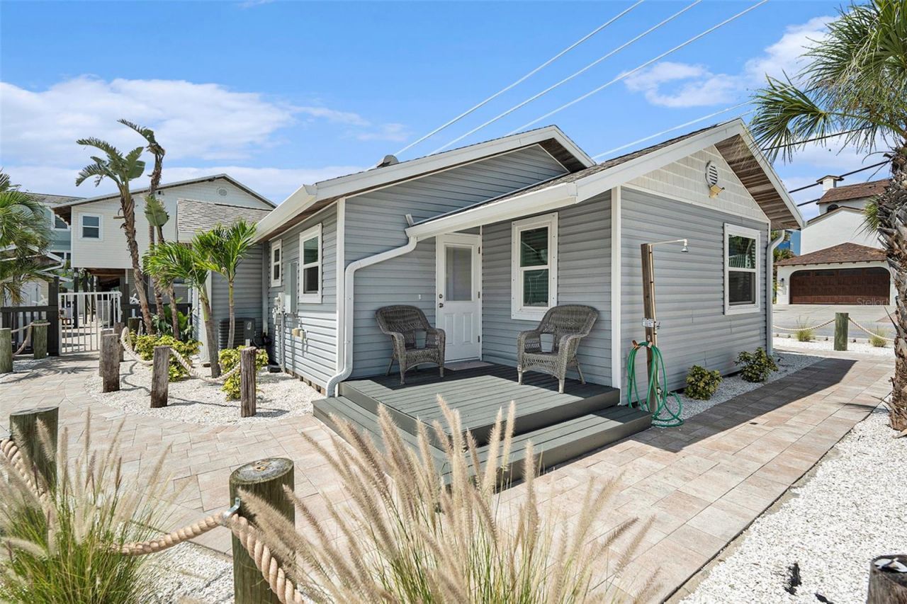 8425 W Gulf Boulevard, Treasure Island, FL 33706 Photo