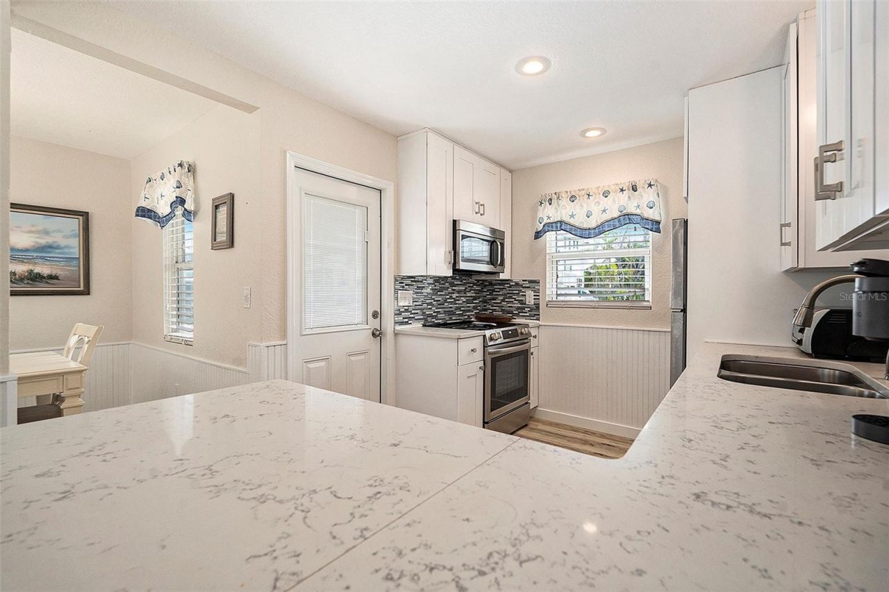 8425 W Gulf Boulevard, Treasure Island, FL 33706 Photo