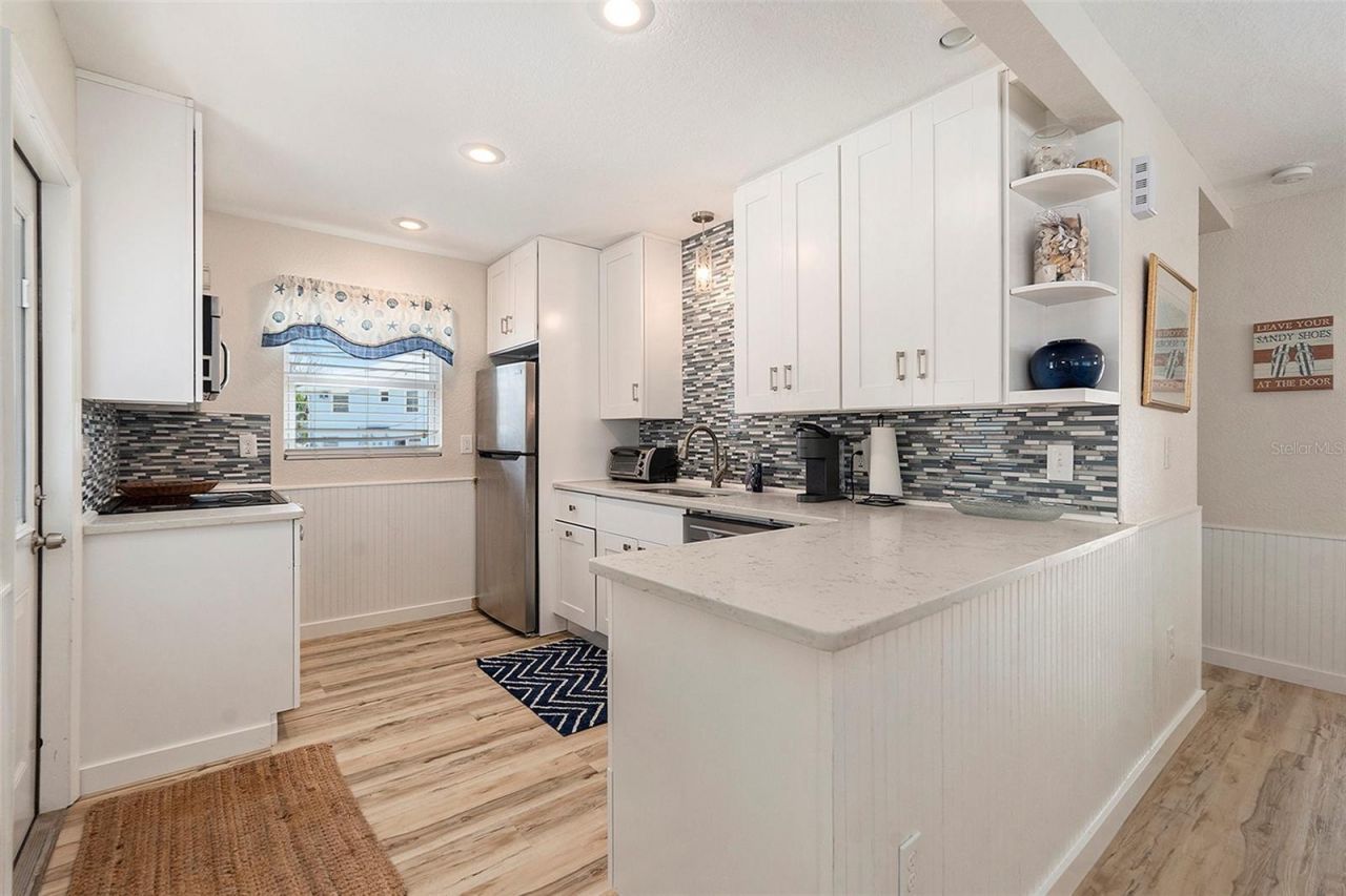 8425 W Gulf Boulevard, Treasure Island, FL 33706 Photo