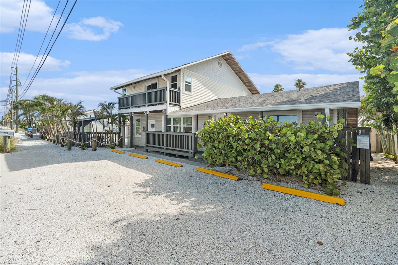 8425 W Gulf Boulevard, Treasure Island, FL 33706 Photo