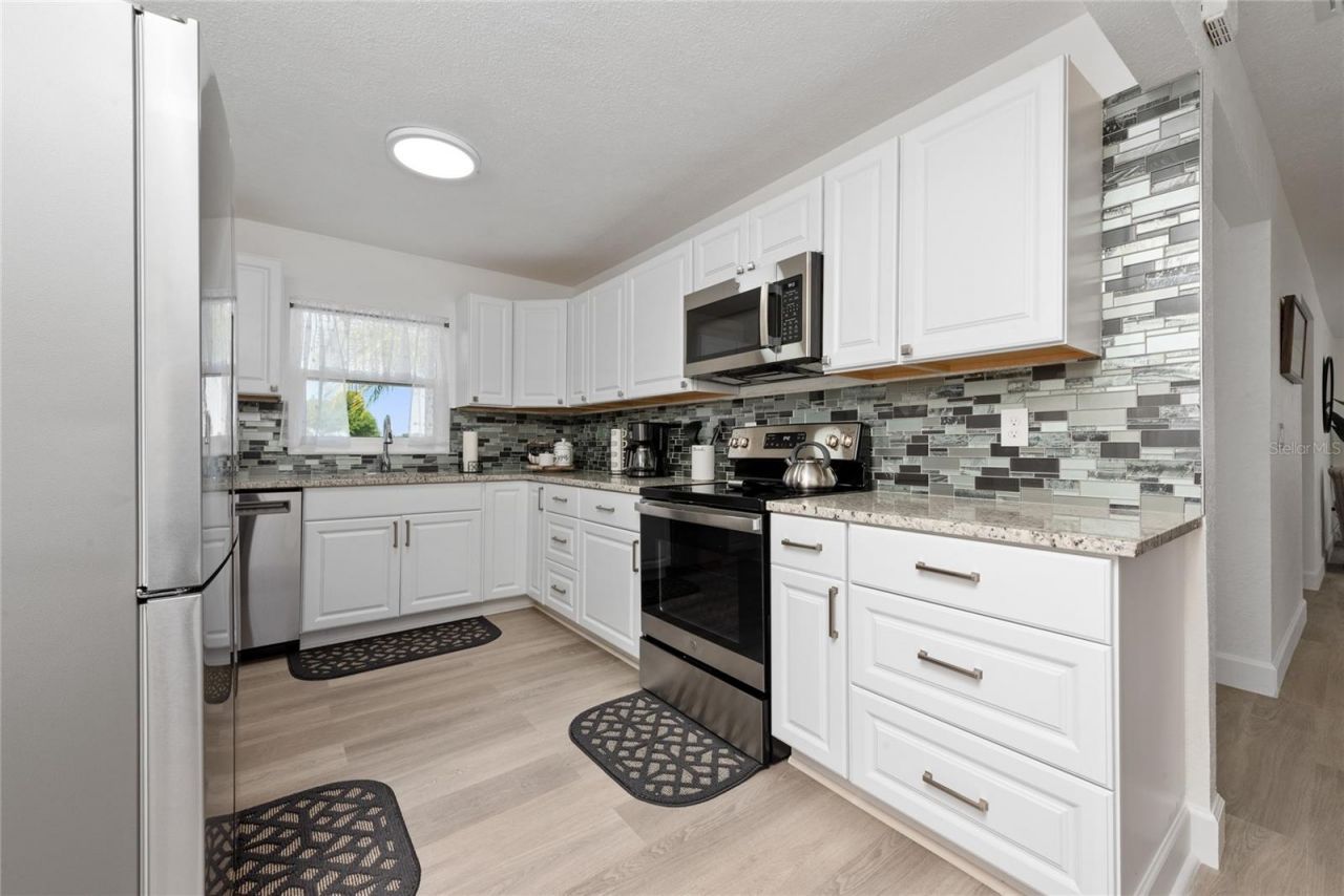 52 N York Road, Avon Park, FL 33825 Photo