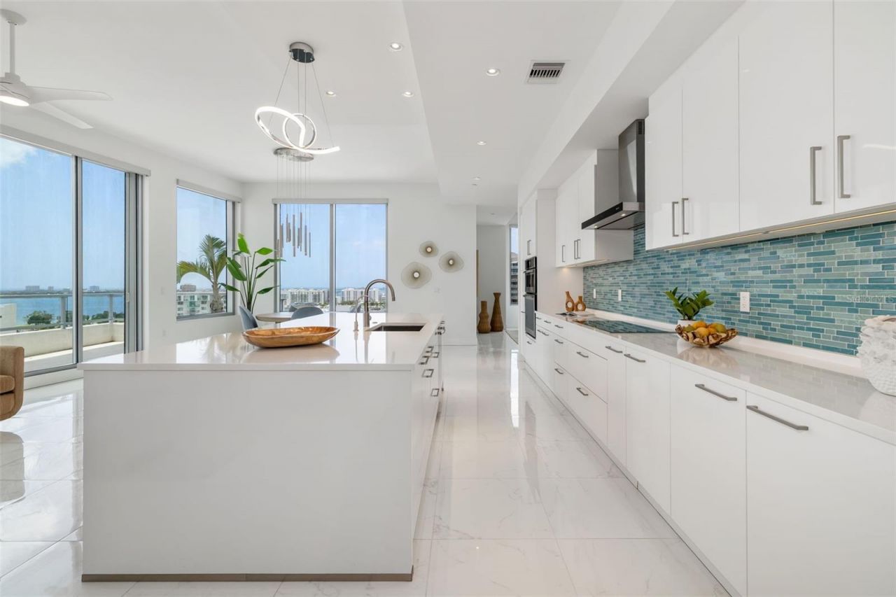 111 S Pineapple Avenue, Unit 1204, Sarasota, FL 34236 Photo