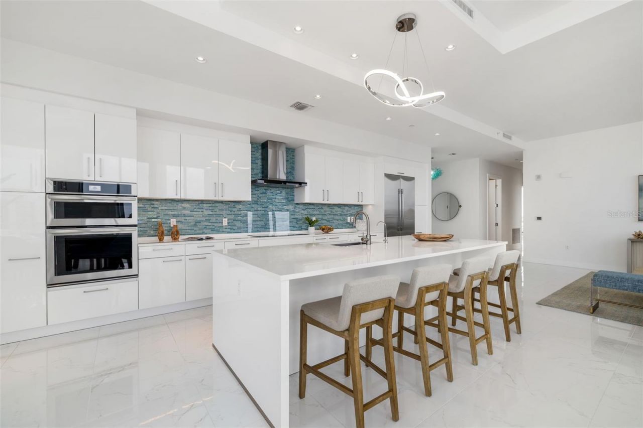 111 S Pineapple Avenue, Unit 1204, Sarasota, FL 34236 Photo