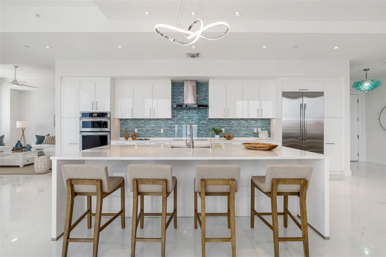 111 S Pineapple Avenue, Unit 1204, Sarasota, FL 34236 Photo