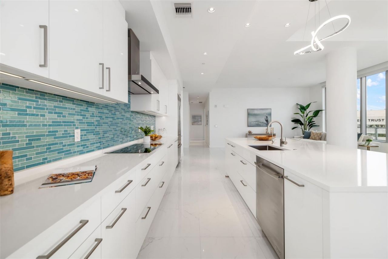 111 S Pineapple Avenue, Unit 1204, Sarasota, FL 34236 Photo