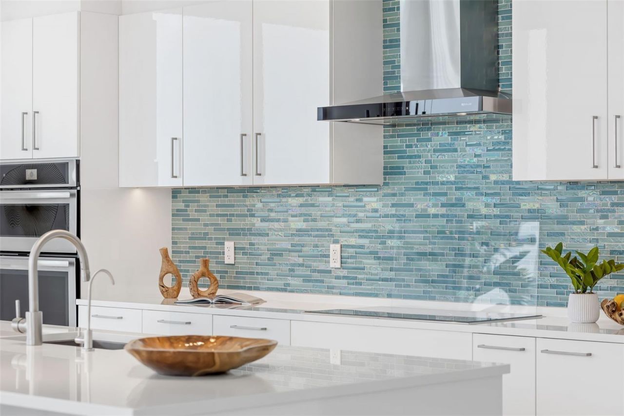 111 S Pineapple Avenue, Unit 1204, Sarasota, FL 34236 Photo