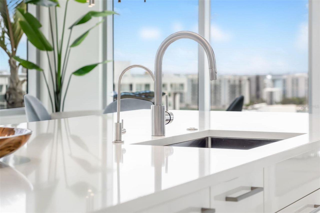 111 S Pineapple Avenue, Unit 1204, Sarasota, FL 34236 Photo