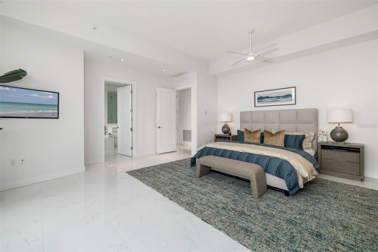 111 S Pineapple Avenue, Unit 1204, Sarasota, FL 34236 Photo