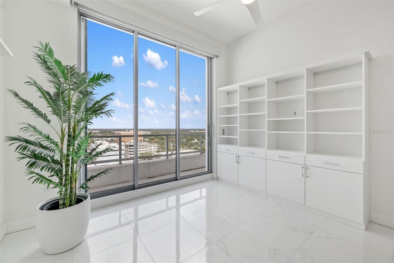 111 S Pineapple Avenue, Unit 1204, Sarasota, FL 34236 Photo