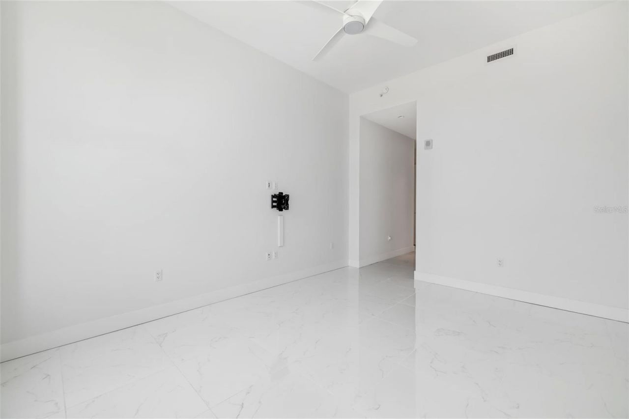 111 S Pineapple Avenue, Unit 1204, Sarasota, FL 34236 Photo