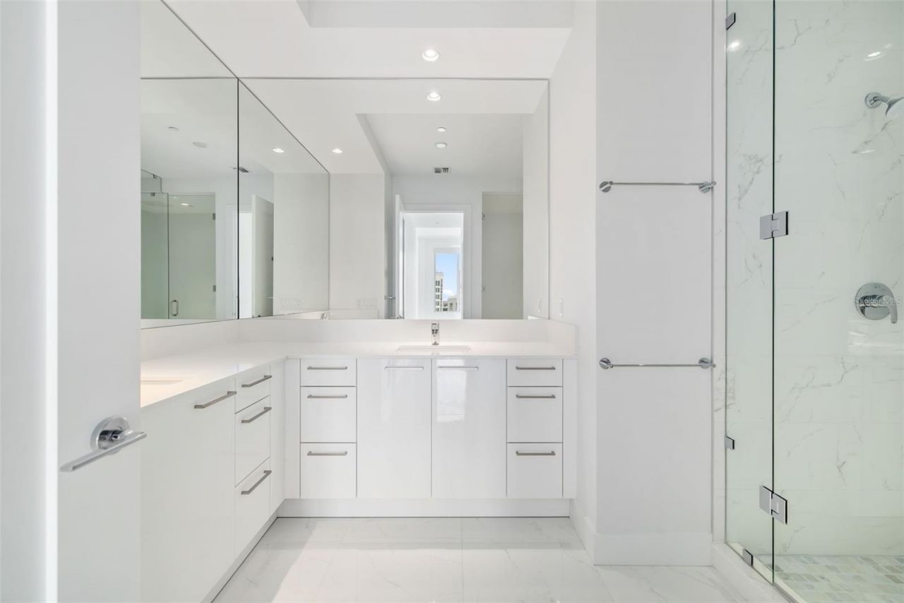 111 S Pineapple Avenue, Unit 1204, Sarasota, FL 34236 Photo