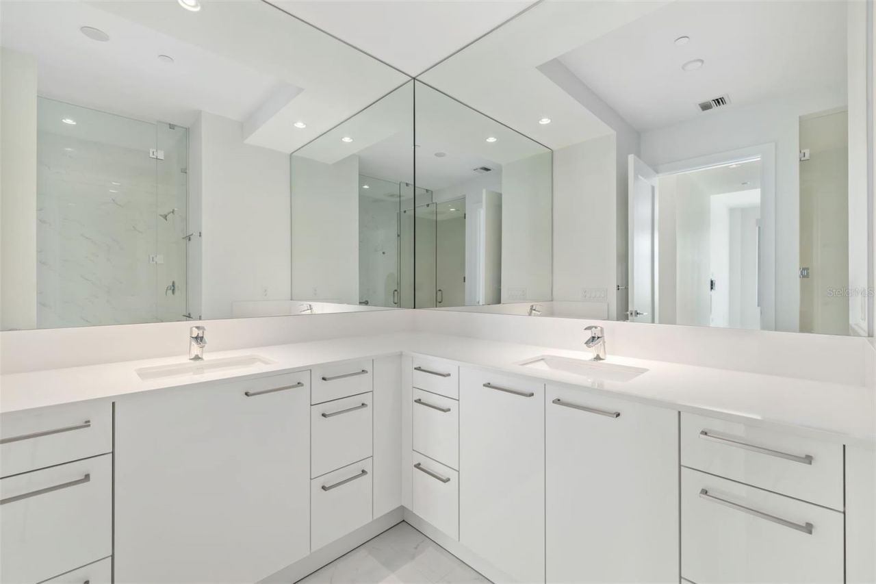 111 S Pineapple Avenue, Unit 1204, Sarasota, FL 34236 Photo