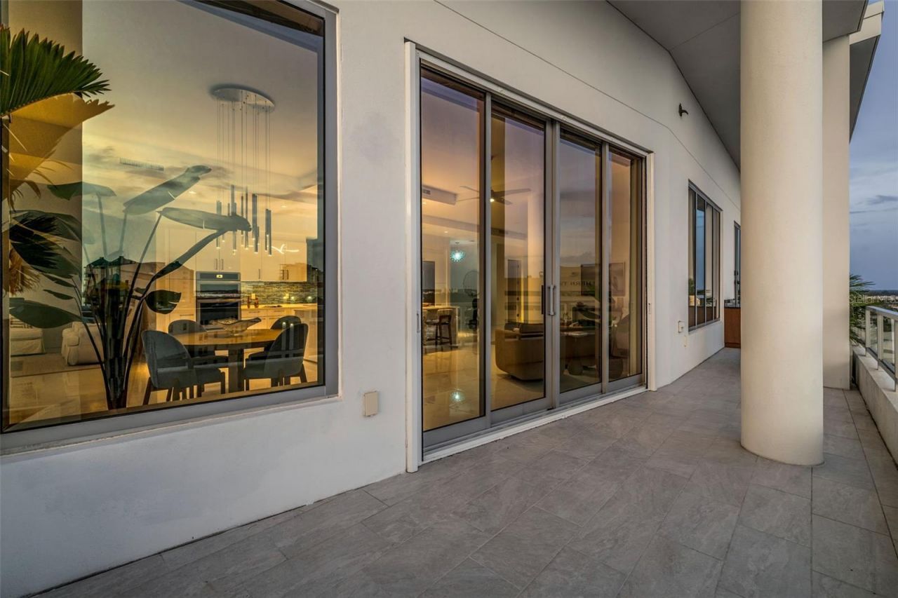 111 S Pineapple Avenue, Unit 1204, Sarasota, FL 34236 Photo