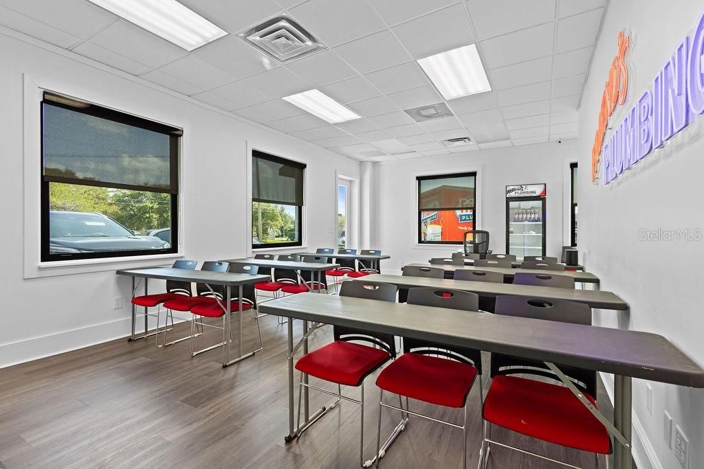 325 Mears Boulevard, Unit 100, Oldsmar, FL 34677 Photo