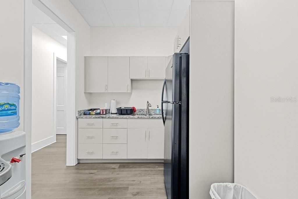 325 Mears Boulevard, Unit 100, Oldsmar, FL 34677 Photo