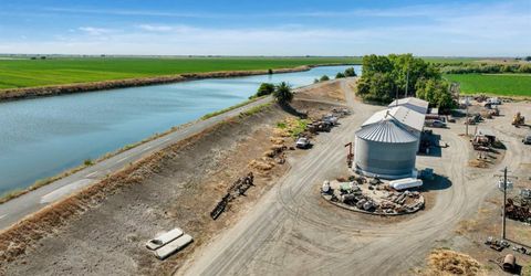 19701 Tyler Island, Walnut Grove, CA 95690 Photo