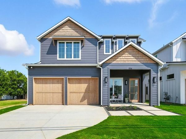 204 North Pine Street, Roanoke, TX 76262