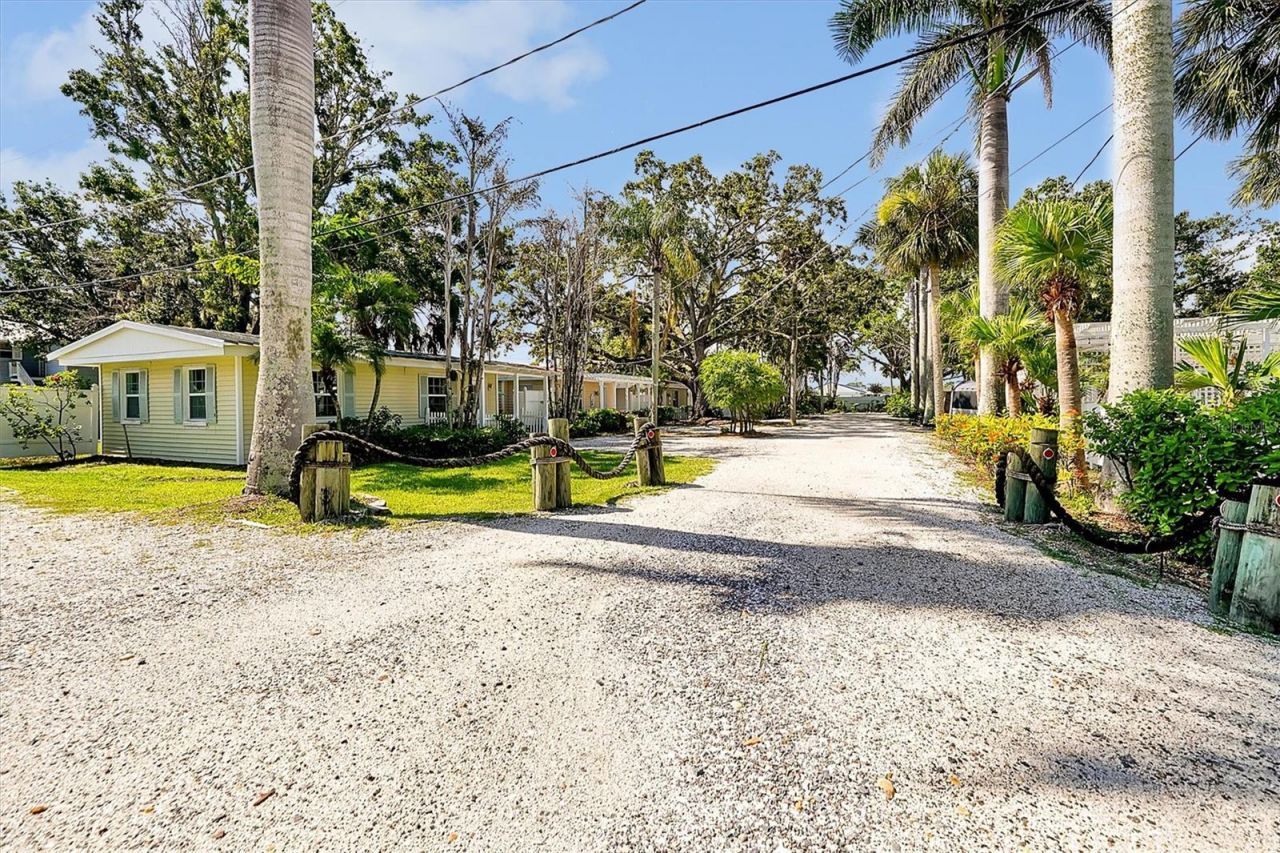 1800 Kofresi Court, Ruskin, FL 33570 Photo