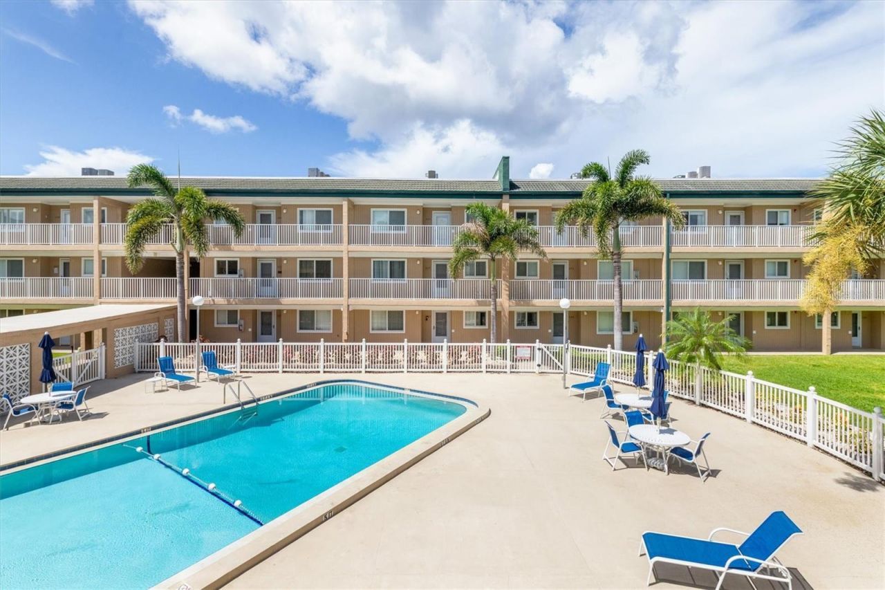 150 Harborside Avenue, Unit 207, Punta Gorda, FL 33950 Photo