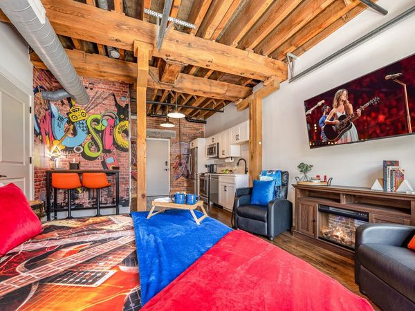 610 21st Ave N, Unit 108, Nashville, TN 37203