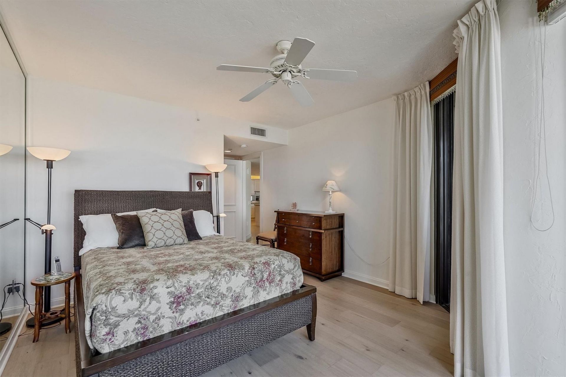 800 Ocean Dr, Unit 404, Juno Beach, FL 33408 Photo