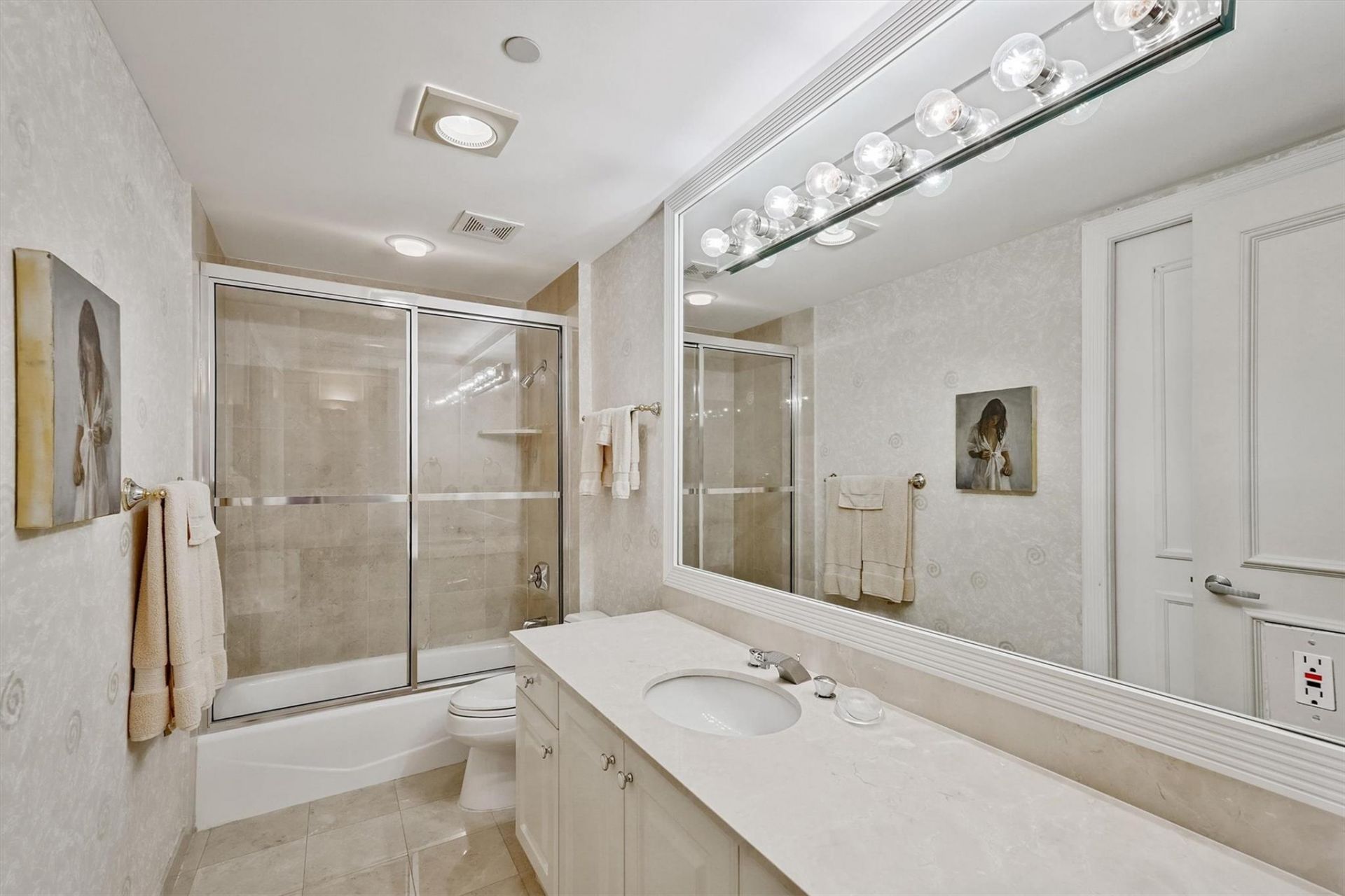 800 Ocean Dr, Unit 404, Juno Beach, FL 33408 Photo