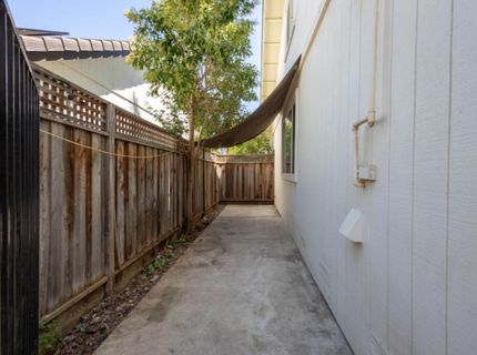 5400 Lawnview Way, Elk Grove, CA 95758 Photo