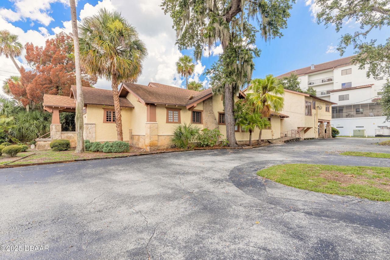 205 Magnolia Street, New Smyrna Beach, FL 32168 Photo