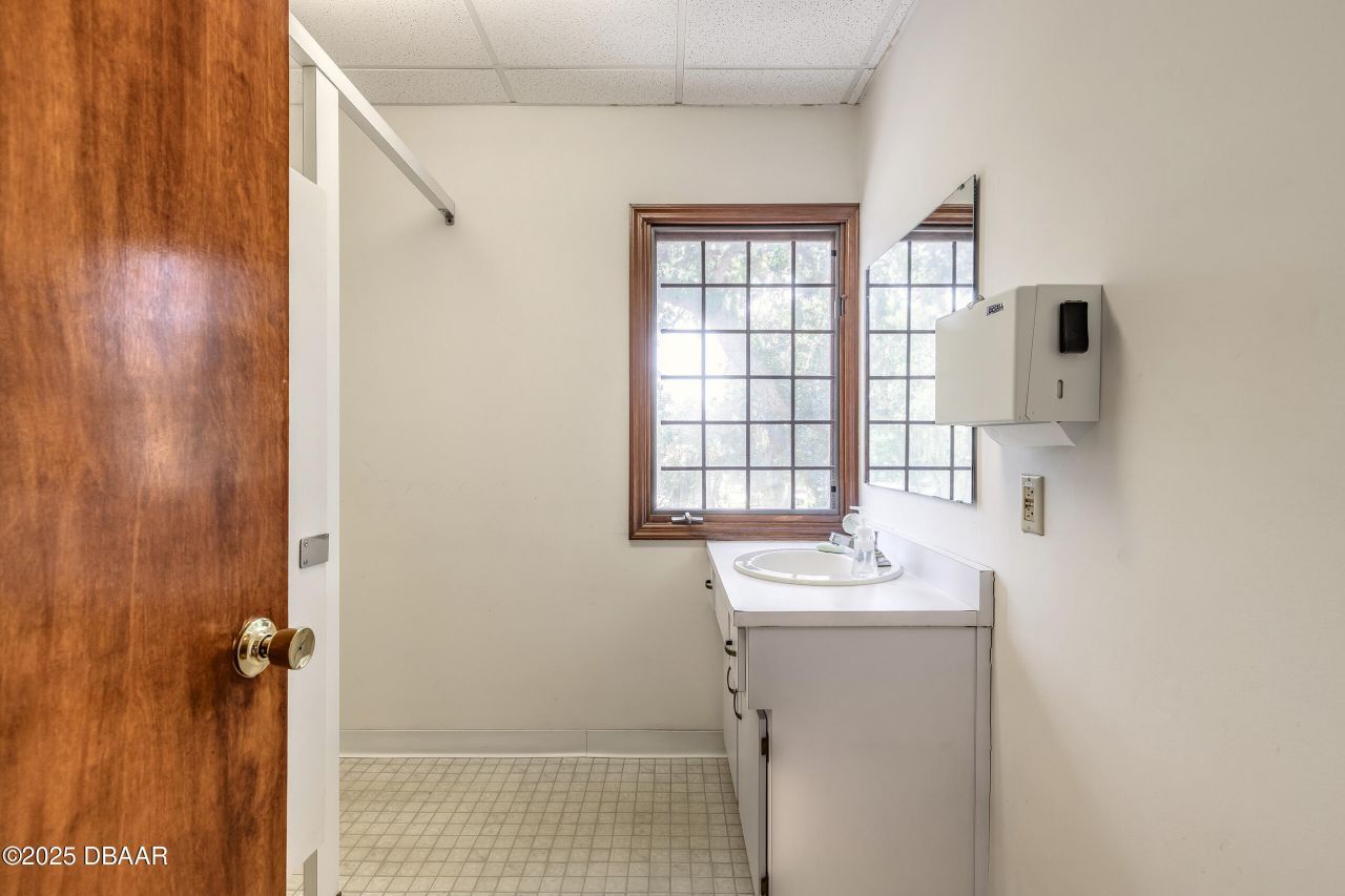 205 Magnolia Street, New Smyrna Beach, FL 32168 Photo