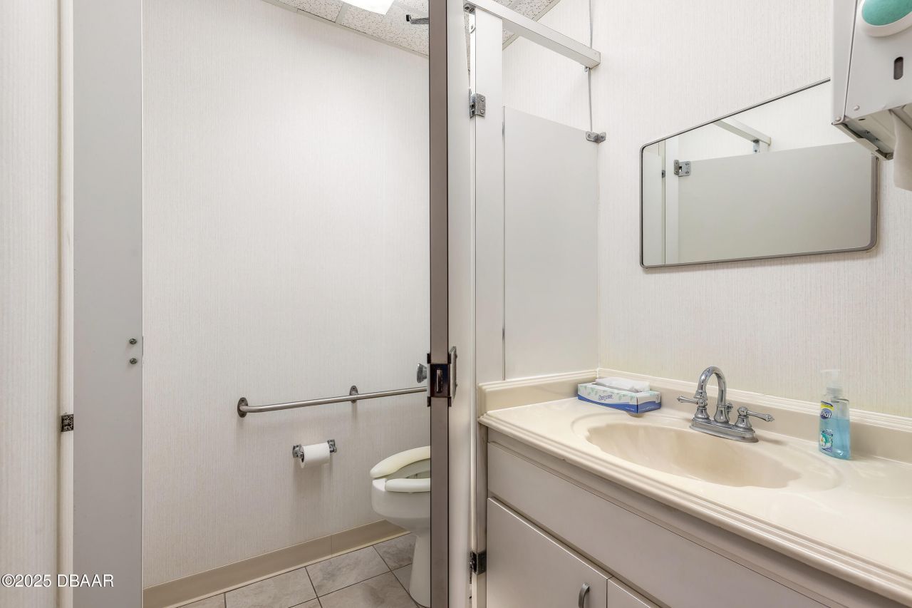 205 Magnolia Street, New Smyrna Beach, FL 32168 Photo