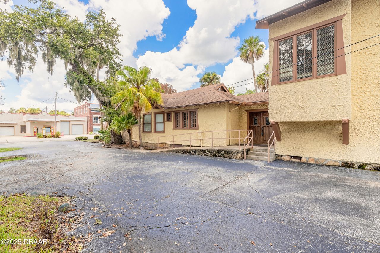 205 Magnolia Street, New Smyrna Beach, FL 32168 Photo