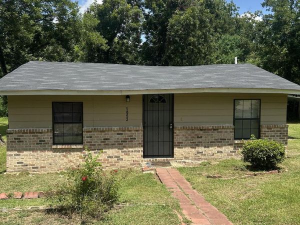 1052 Johnson Drive, Raymond, MS 39154
