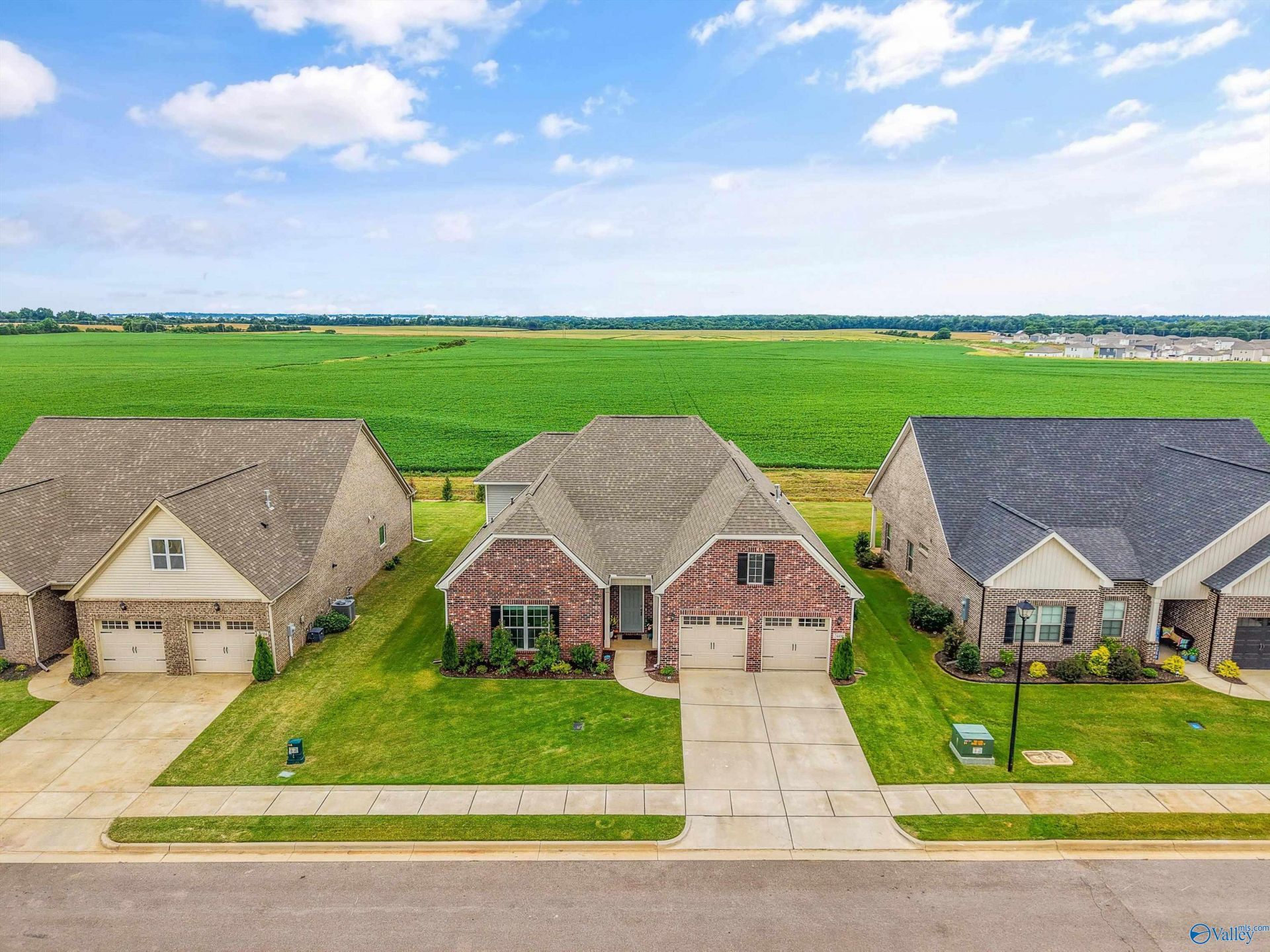 24490 Beacon Circle Athens, AL 35613
