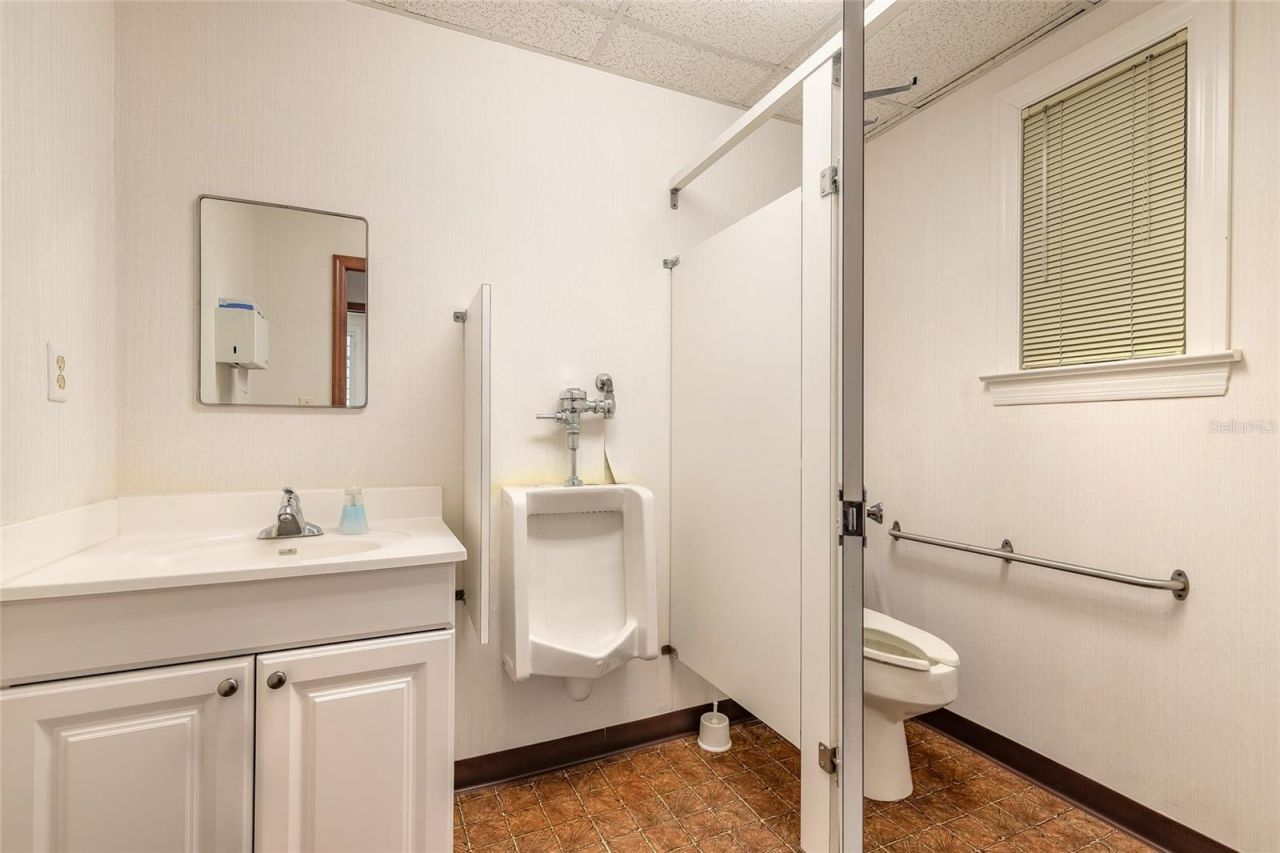 205 Magnolia Street, New Smyrna Beach, FL 32168 Photo