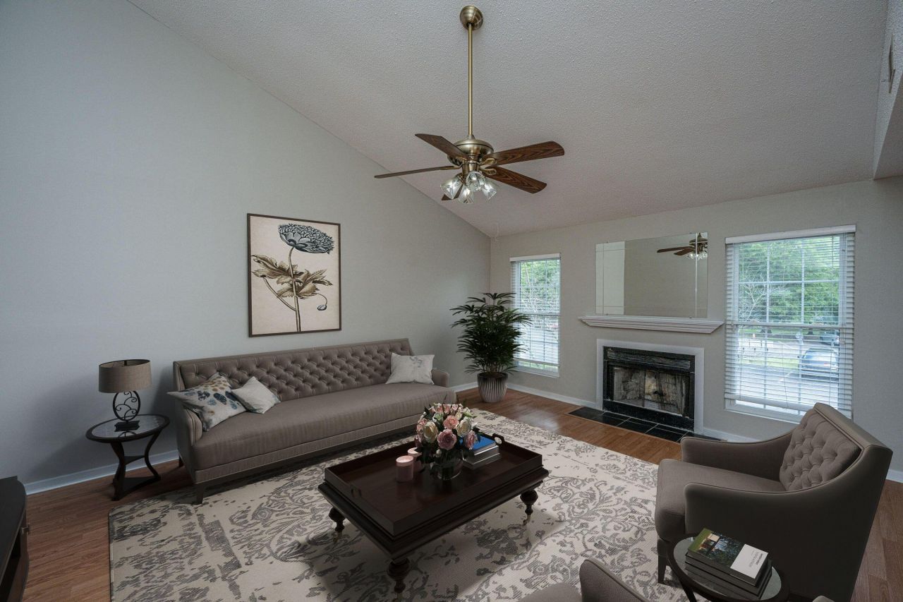 7945 Edgebrook Circle Photo 10