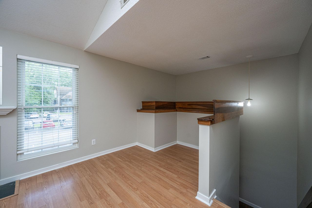 7945 Edgebrook Circle Photo 15