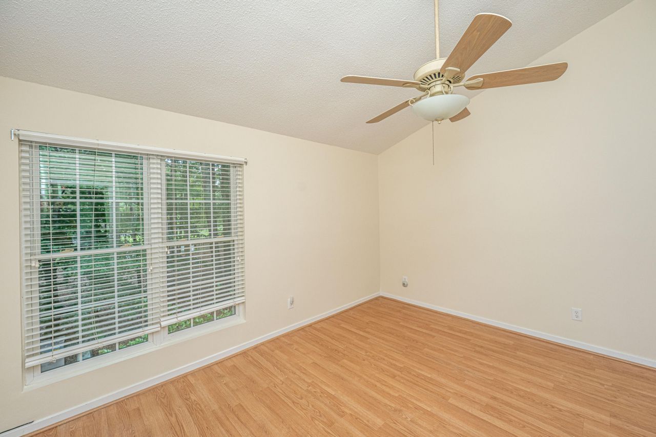 7945 Edgebrook Circle Photo 23