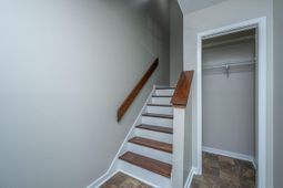 7945 Edgebrook Circle photo 4