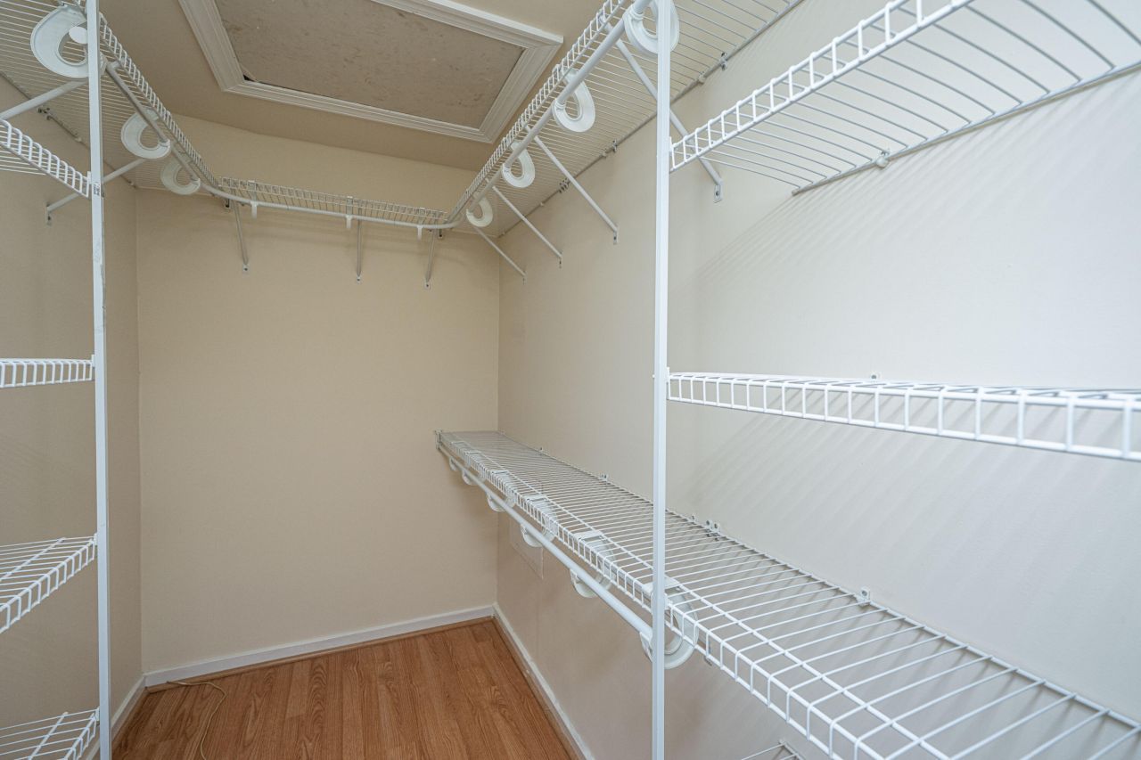 7945 Edgebrook Circle Photo 30