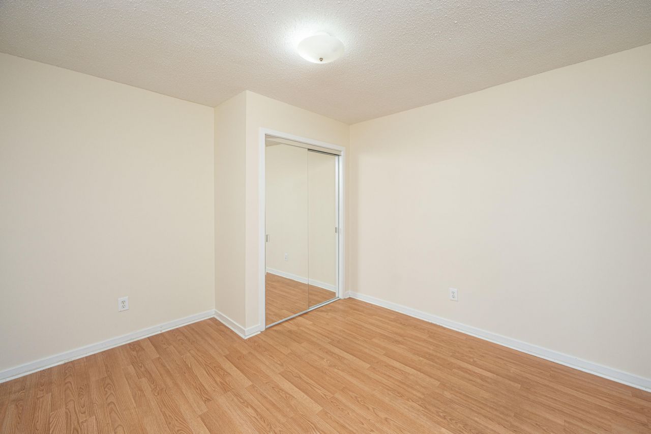 7945 Edgebrook Circle Photo 31