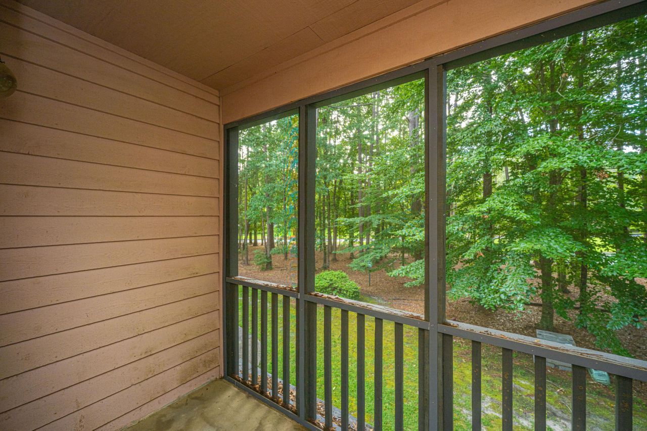 7945 Edgebrook Circle Photo 32