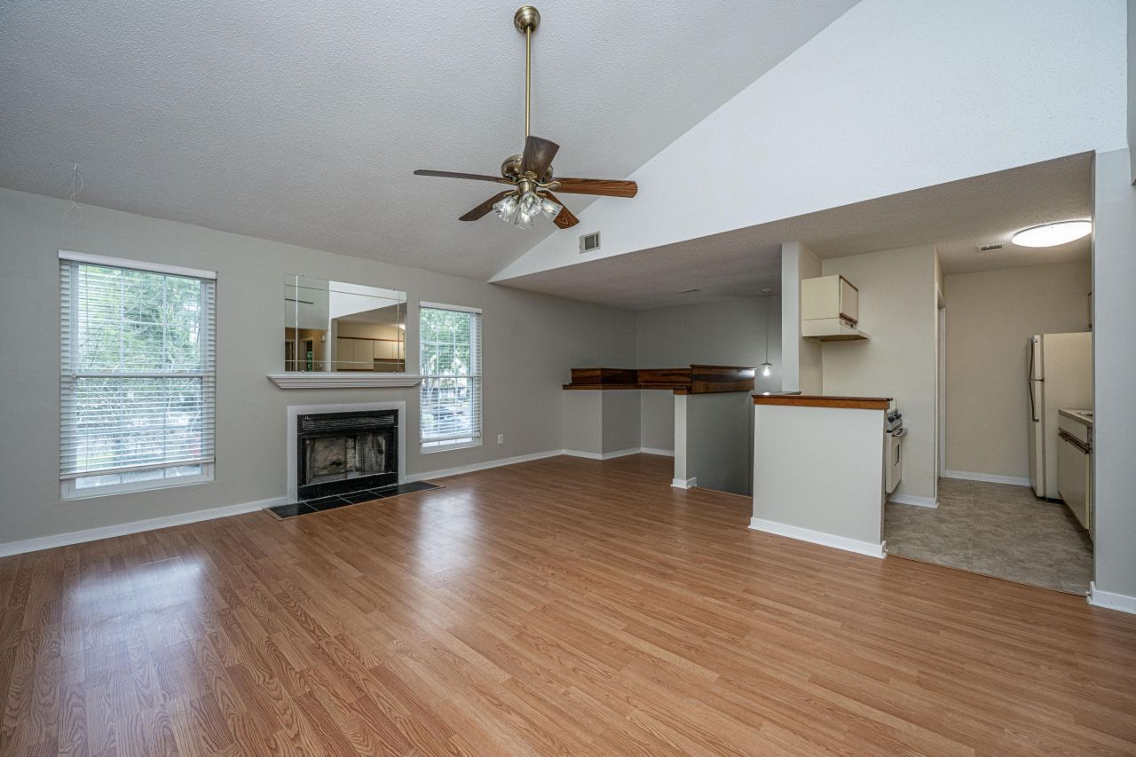 7945 Edgebrook Circle Photo 7