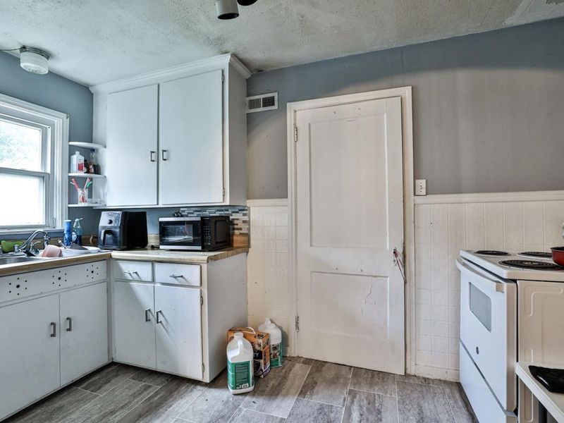 836-838 Rodgers Drive, Springfield, OH 45503 Photo 9