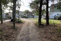 935 Edge Dr. photo 4