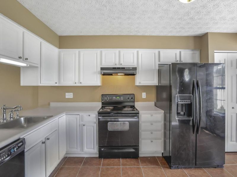 5882 Abernathy Lane, Unit 5882F, Columbus, OH 43232 Photo 13