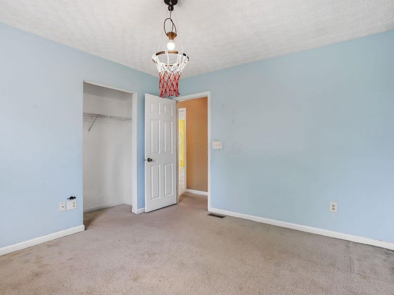 5882 Abernathy Lane, Unit 5882F, Columbus, OH 43232 Photo 18